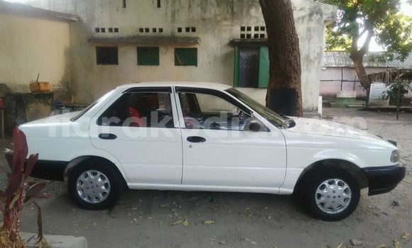 Acheter Occasion Voiture Nissan Sunny Blanc à Antananarivo au Analamanga Acheter Occasion Voiture Nissan Sunny Blanc à Antananarivo au Analamanga