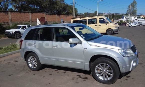 Acheter Occasion Voiture Suzuki Grand Vitara Gris à Antananarivo au Analamanga Acheter Occasion Voiture Suzuki Grand Vitara Gris à Antananarivo au Analamanga