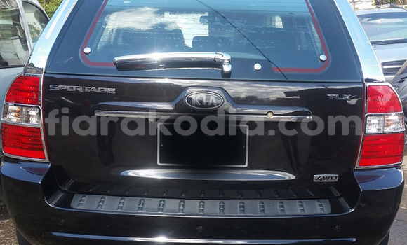 Acheter Occasion Voiture Kia Sportage Blanc à Antananarivo, Analamanga Acheter Occasion Voiture Kia Sportage Blanc à Antananarivo, Analamanga