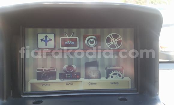 Acheter Occasion Voiture Kia Sportage Blanc à Antananarivo, Analamanga Acheter Occasion Voiture Kia Sportage Blanc à Antananarivo, Analamanga