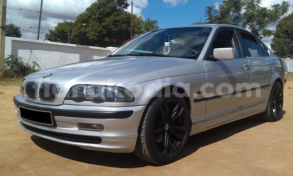 Acheter Occasion Voiture BMW 3–Series Gris à Antananarivo, Analamanga Acheter Occasion Voiture BMW 3–Series Gris à Antananarivo, Analamanga