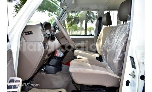 Buy Import Toyota Land Cruiser White Car in Import - Dubai in Diana Buy Import Toyota Land Cruiser White Car in Import - Dubai in Diana