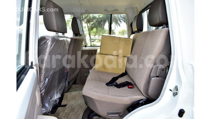 Big with watermark toyota land cruiser diana import dubai 5957