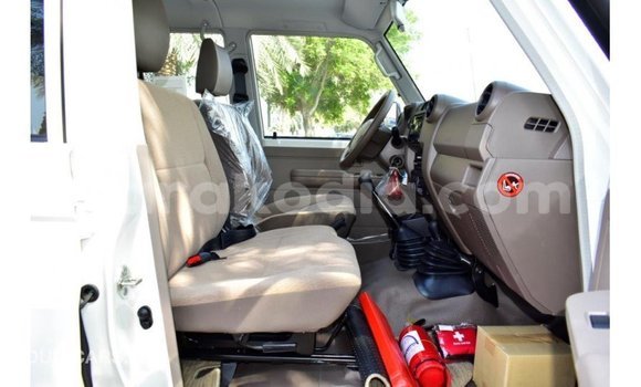 Buy Import Toyota Land Cruiser White Car in Import - Dubai in Diana Buy Import Toyota Land Cruiser White Car in Import - Dubai in Diana