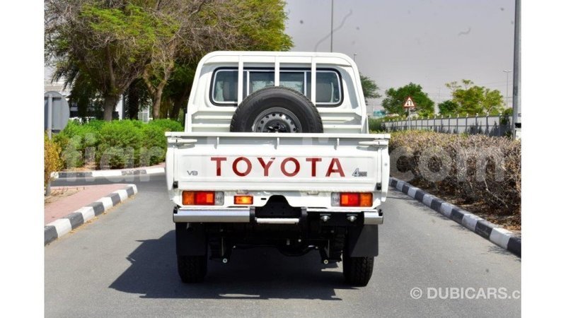 Big with watermark toyota land cruiser diana import dubai 5957