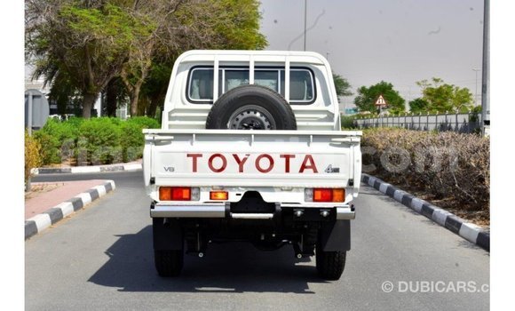 Buy Import Toyota Land Cruiser White Car in Import - Dubai in Diana Buy Import Toyota Land Cruiser White Car in Import - Dubai in Diana