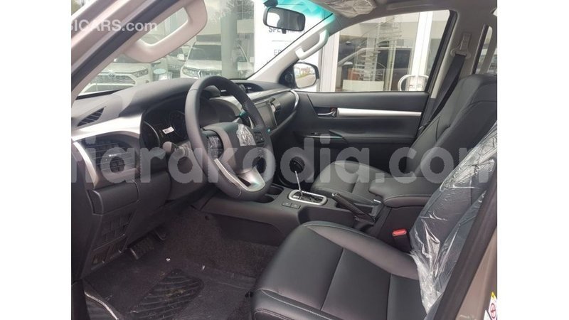 Big with watermark toyota hilux diana import dubai 5960