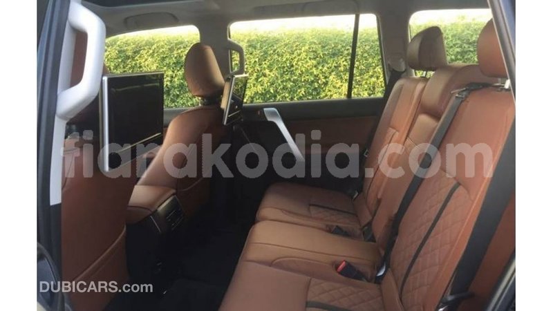 Big with watermark toyota prado diana import dubai 5962