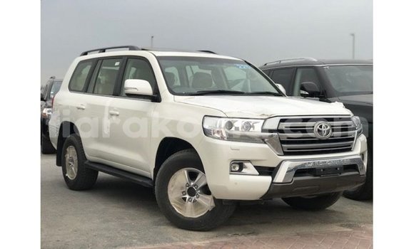 Acheter Import Voiture Toyota Land Cruiser Blanc à Import - Dubai, Diana Acheter Import Voiture Toyota Land Cruiser Blanc à Import - Dubai, Diana