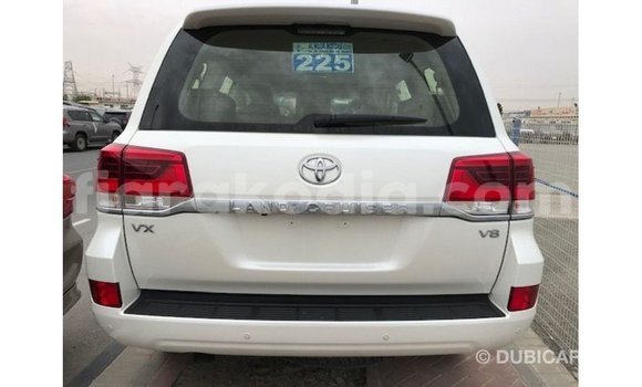 Acheter Import Voiture Toyota Land Cruiser Blanc à Import - Dubai, Diana Acheter Import Voiture Toyota Land Cruiser Blanc à Import - Dubai, Diana