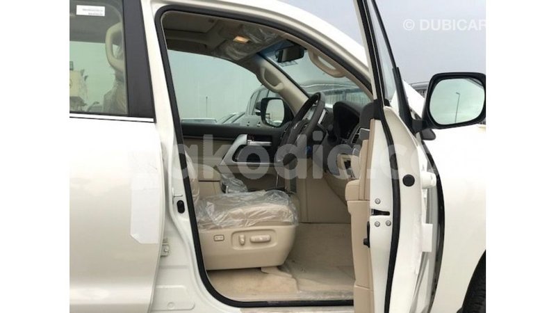 Big with watermark toyota land cruiser diana import dubai 5964