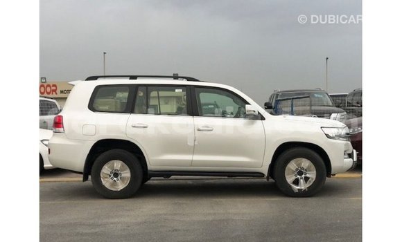 Acheter Import Voiture Toyota Land Cruiser Blanc à Import - Dubai, Diana Acheter Import Voiture Toyota Land Cruiser Blanc à Import - Dubai, Diana