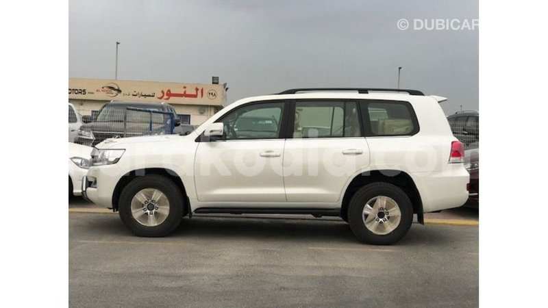 Big with watermark toyota land cruiser diana import dubai 5964