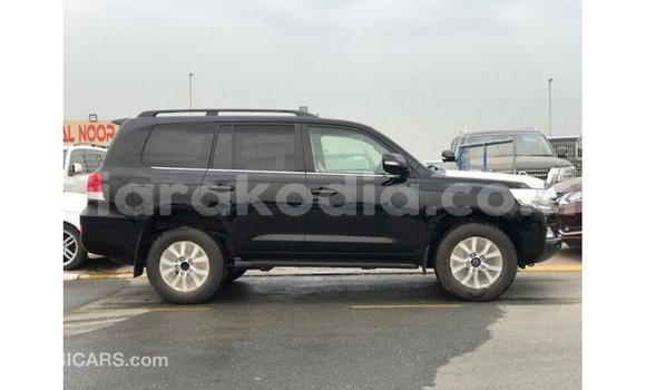 Acheter Import Voiture Toyota Land Cruiser Noir à Import - Dubai, Diana Acheter Import Voiture Toyota Land Cruiser Noir à Import - Dubai, Diana