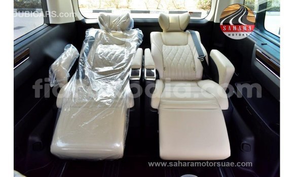 Buy Import Toyota Granvia White Car in Import - Dubai in Diana Buy Import Toyota Granvia White Car in Import - Dubai in Diana