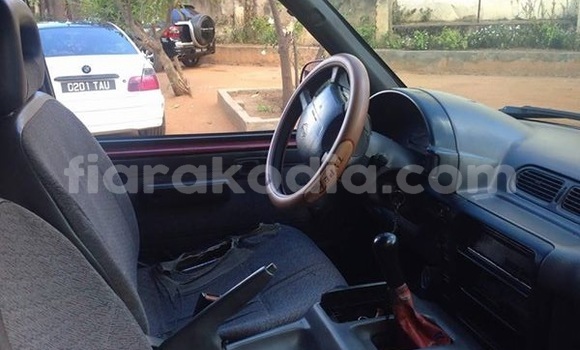 Hividy Nissan Serena Red Car in Antananarivo in Analamanga Hividy Nissan Serena Red Car in Antananarivo in Analamanga