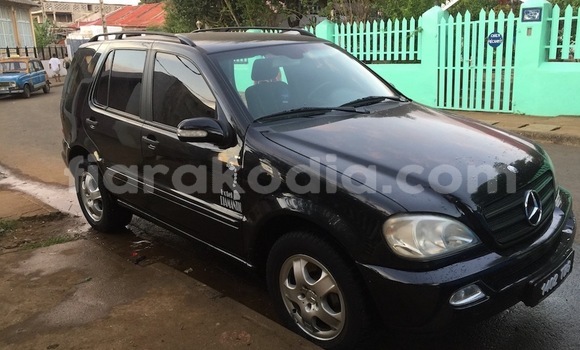 Buy Used Mercedes‒Benz ML–Class Black Car in Nosy Be (Nossi–be) in Diana