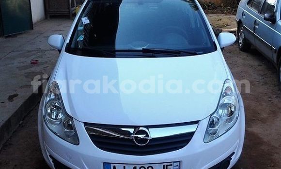 Acheter Occasion Voiture Opel Corsa Blanc à Antananarivo, Analamanga