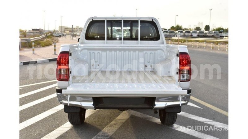 Big with watermark toyota hilux diana import dubai 5971