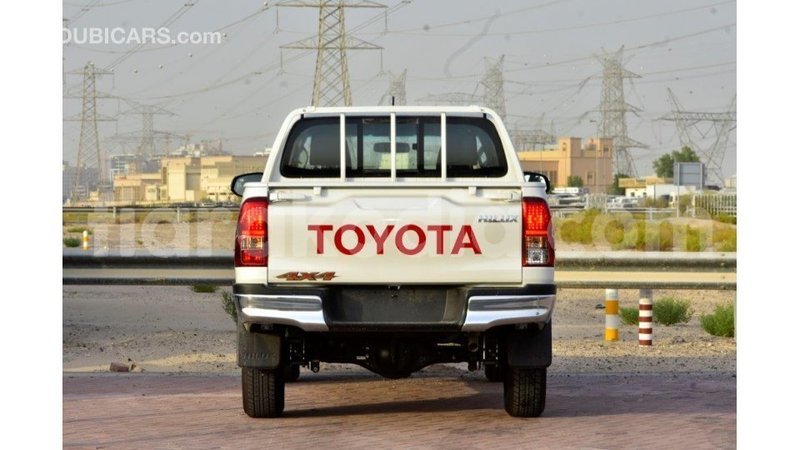 Big with watermark toyota hilux diana import dubai 5971