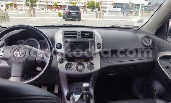 Acheter Occasion Voiture Toyota RAV4 Gris à Antananarivo, Analamanga Acheter Occasion Voiture Toyota RAV4 Gris à Antananarivo, Analamanga