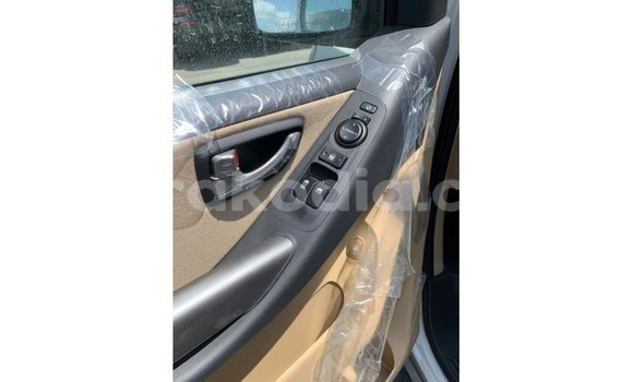 Acheter Import Voiture Hyundai Accent Blanc à Import - Dubai, Diana Acheter Import Voiture Hyundai Accent Blanc à Import - Dubai, Diana