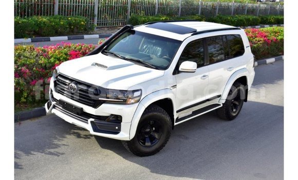 Buy Import Toyota Land Cruiser White Car in Import - Dubai in Diana Buy Import Toyota Land Cruiser White Car in Import - Dubai in Diana