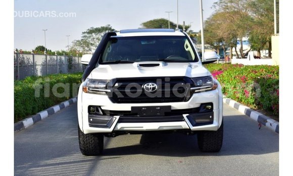 Buy Import Toyota Land Cruiser White Car in Import - Dubai in Diana Buy Import Toyota Land Cruiser White Car in Import - Dubai in Diana