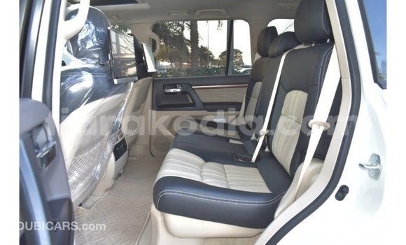 Buy Import Toyota Land Cruiser White Car in Import - Dubai in Diana Buy Import Toyota Land Cruiser White Car in Import - Dubai in Diana