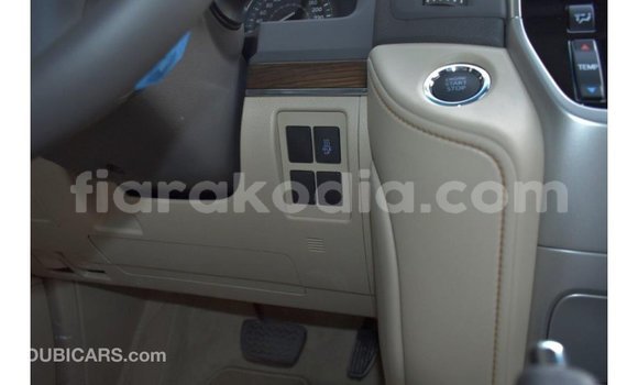 Buy Import Toyota Land Cruiser White Car in Import - Dubai in Diana Buy Import Toyota Land Cruiser White Car in Import - Dubai in Diana
