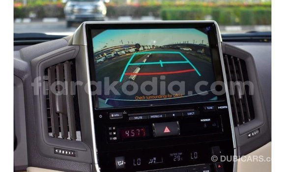 Buy Import Toyota Land Cruiser White Car in Import - Dubai in Diana Buy Import Toyota Land Cruiser White Car in Import - Dubai in Diana