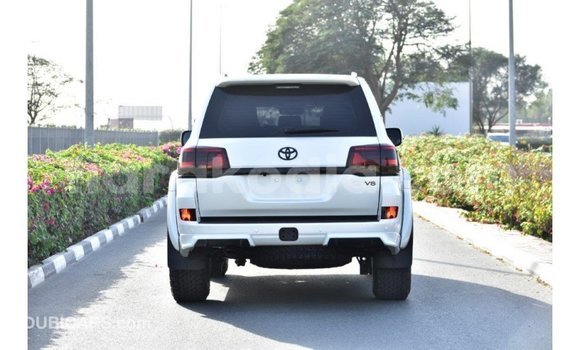 Buy Import Toyota Land Cruiser White Car in Import - Dubai in Diana Buy Import Toyota Land Cruiser White Car in Import - Dubai in Diana