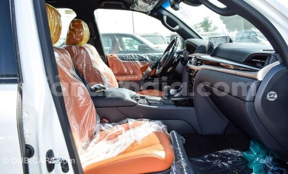 Acheter Import Voiture Lexus LX Blanc à Import - Dubai, Diana Acheter Import Voiture Lexus LX Blanc à Import - Dubai, Diana