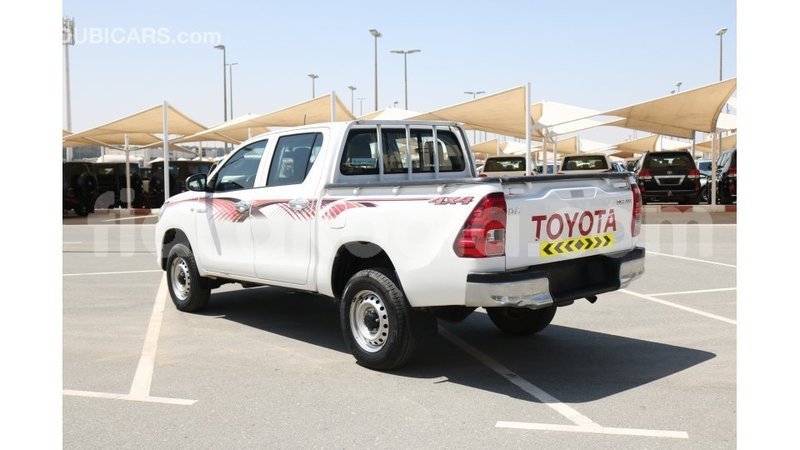 Big with watermark toyota hilux diana import dubai 5987