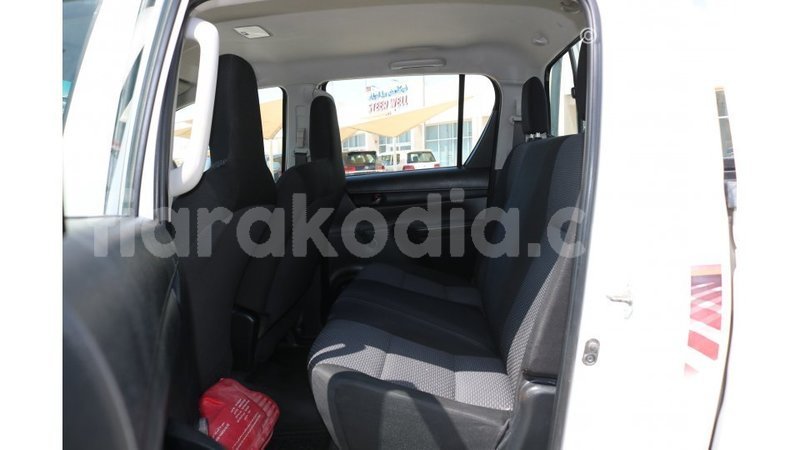 Big with watermark toyota hilux diana import dubai 5987