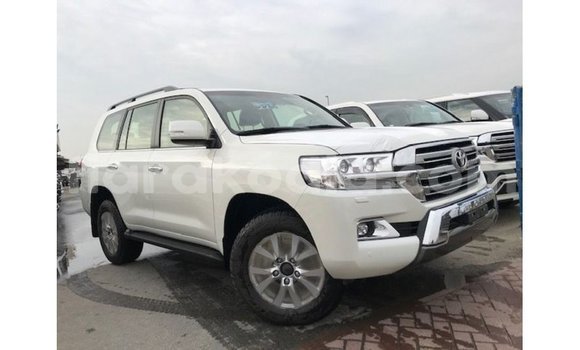 Acheter Import Voiture Toyota Land Cruiser Blanc à Import - Dubai, Diana Acheter Import Voiture Toyota Land Cruiser Blanc à Import - Dubai, Diana