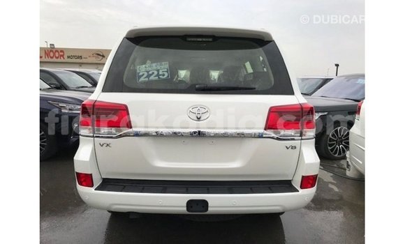 Acheter Import Voiture Toyota Land Cruiser Blanc à Import - Dubai, Diana Acheter Import Voiture Toyota Land Cruiser Blanc à Import - Dubai, Diana