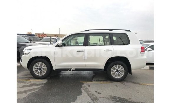 Acheter Import Voiture Toyota Land Cruiser Blanc à Import - Dubai, Diana Acheter Import Voiture Toyota Land Cruiser Blanc à Import - Dubai, Diana