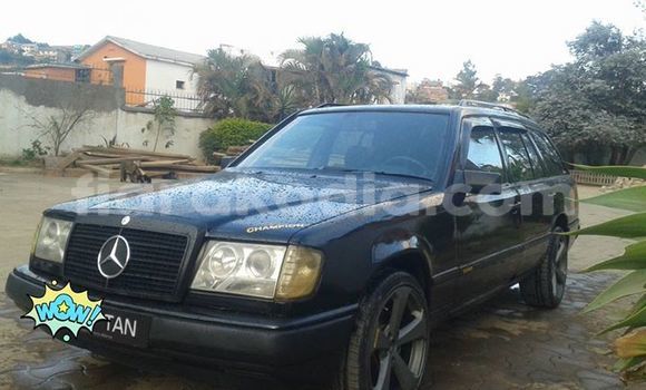 Buy Used Mercedes‒Benz 300–Series Black Car in Antananarivo in Analamanga
