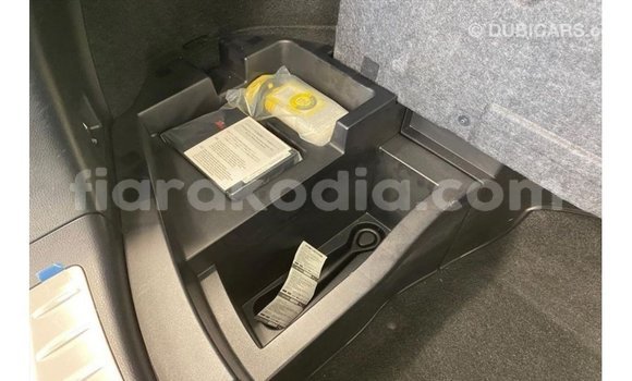 Acheter Import Voiture Toyota Harrier Blanc à Import - Dubai, Diana Acheter Import Voiture Toyota Harrier Blanc à Import - Dubai, Diana