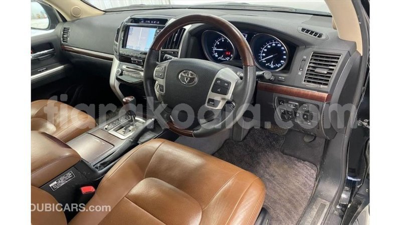 Big with watermark toyota land cruiser diana import dubai 5993