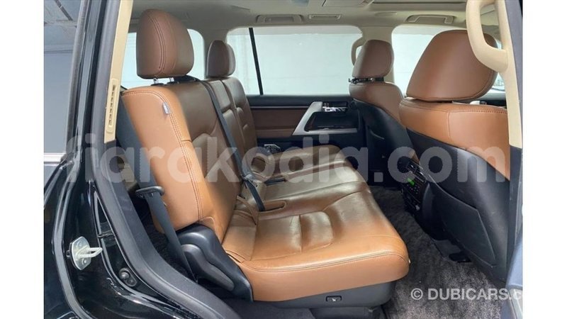 Big with watermark toyota land cruiser diana import dubai 5993