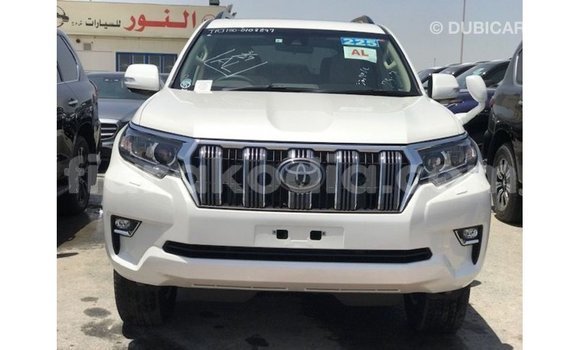 Acheter Import Voiture Toyota Prado Blanc à Import - Dubai, Diana Acheter Import Voiture Toyota Prado Blanc à Import - Dubai, Diana
