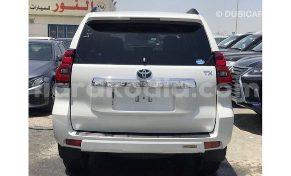 Acheter Import Voiture Toyota Prado Blanc à Import - Dubai, Diana Acheter Import Voiture Toyota Prado Blanc à Import - Dubai, Diana