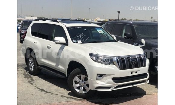 Acheter Import Voiture Toyota Prado Blanc à Import - Dubai, Diana Acheter Import Voiture Toyota Prado Blanc à Import - Dubai, Diana