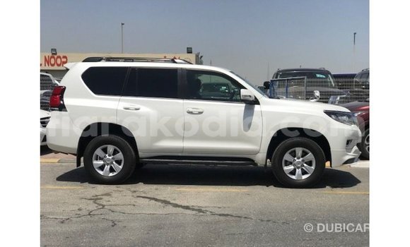 Acheter Import Voiture Toyota Prado Blanc à Import - Dubai, Diana Acheter Import Voiture Toyota Prado Blanc à Import - Dubai, Diana