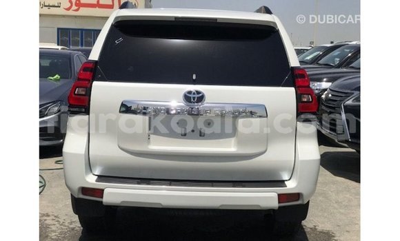 Acheter Import Voiture Toyota Prado Blanc à Import - Dubai, Diana Acheter Import Voiture Toyota Prado Blanc à Import - Dubai, Diana