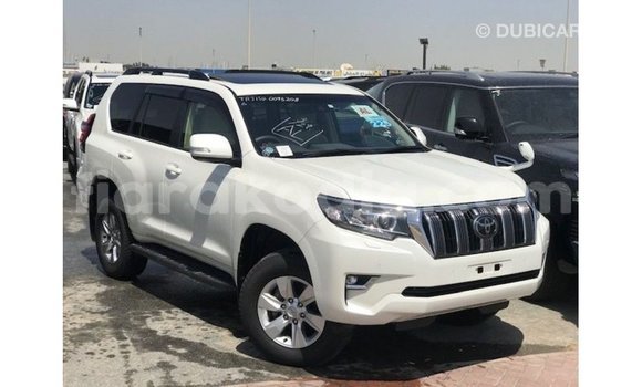 Acheter Import Voiture Toyota Prado Blanc à Import - Dubai, Diana Acheter Import Voiture Toyota Prado Blanc à Import - Dubai, Diana