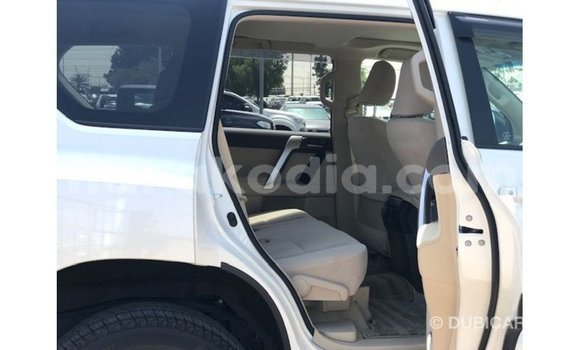 Acheter Import Voiture Toyota Prado Blanc à Import - Dubai, Diana Acheter Import Voiture Toyota Prado Blanc à Import - Dubai, Diana