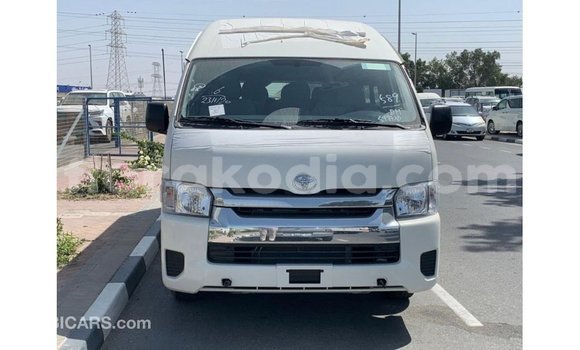 Acheter Import Voiture Toyota Hiace Blanc à Import - Dubai, Diana Acheter Import Voiture Toyota Hiace Blanc à Import - Dubai, Diana